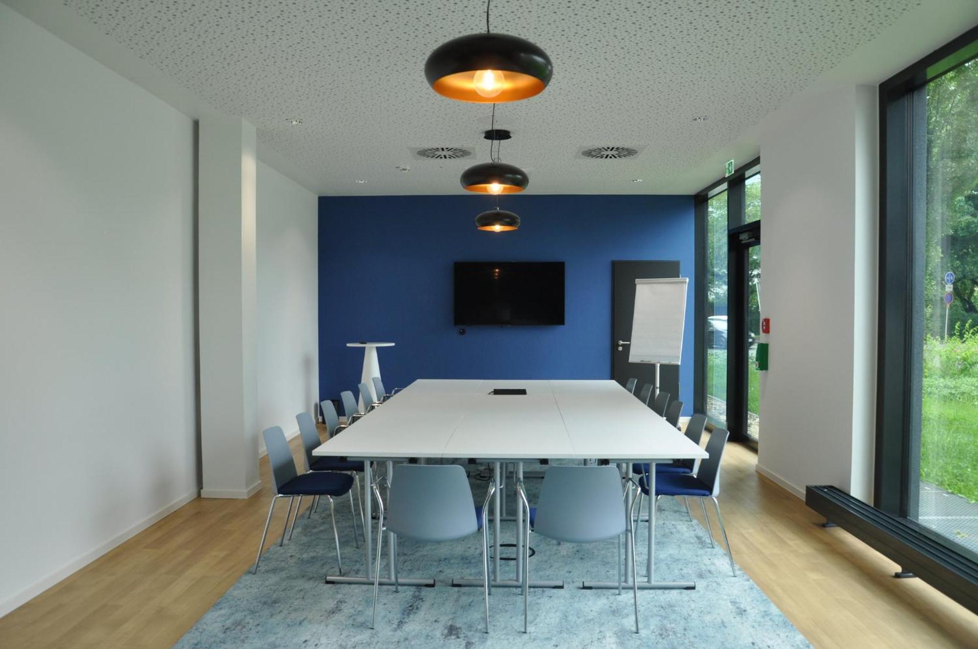 - The Niu Star By Ihg Sindelfingen